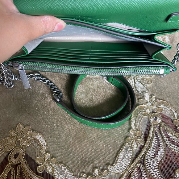 Tory Burch green wallet crossbody - Picture 7 of 9
